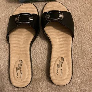 Easy street black sandals size 7.5